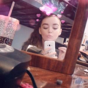 Meet your Posher, Chloe